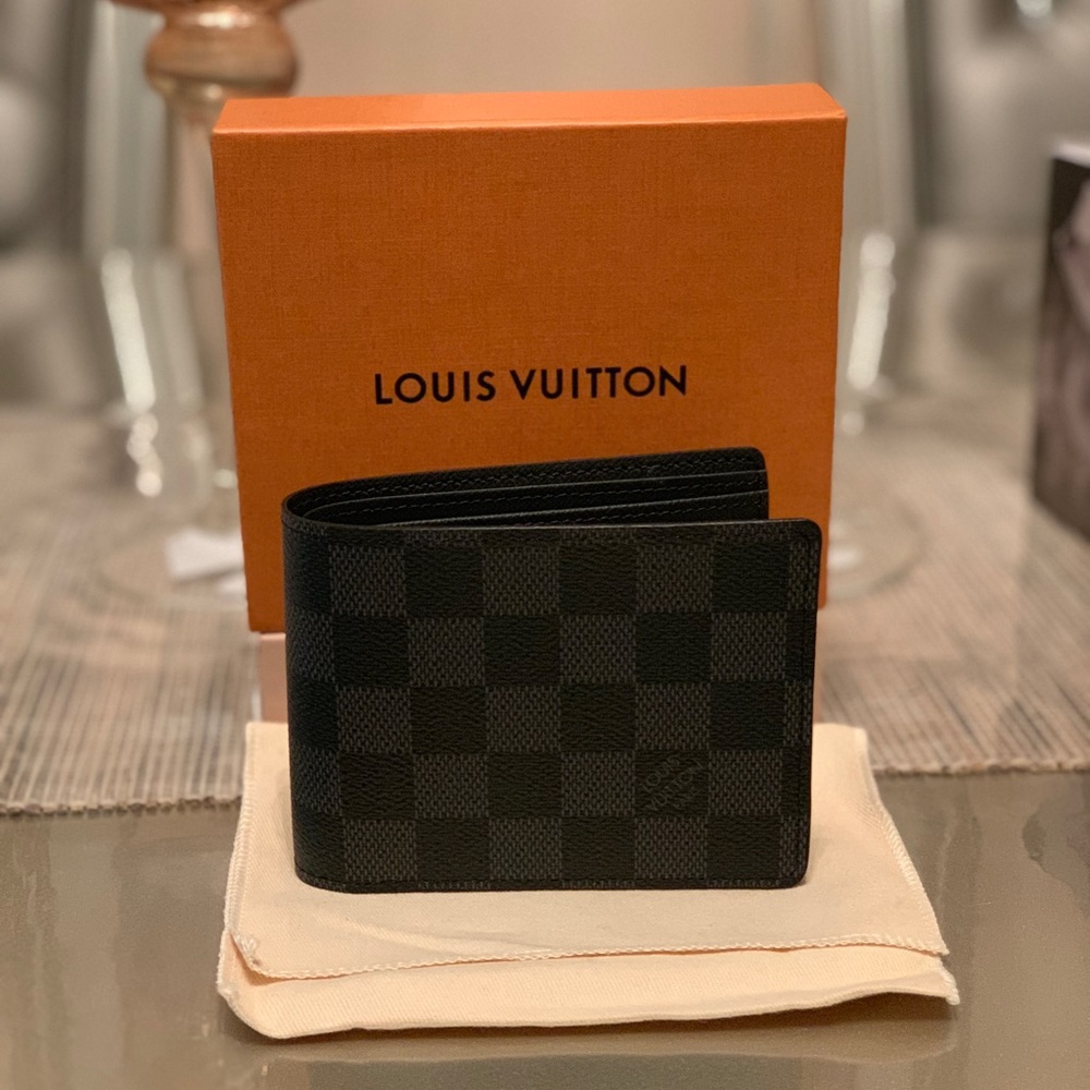 Black Louis Vuitton Men’s Multiple Wallet